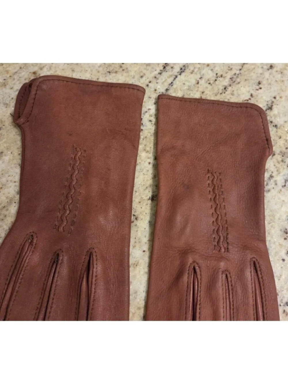 Vintage Womens Size M Brown Soft Leather Gloves Stitching Detail